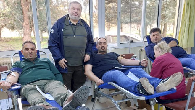 &Sigma;&epsilon; &epsilon;&xi;έ&lambda;&iota;&xi;&eta; &eta; &epsilon;&theta;&epsilon;&lambda;&omicron;&nu;&tau;&iota;&kappa;ή &alpha;&iota;&mu;&omicron;&delta;&omicron;&sigma;ί&alpha; &sigma;&tau;&omicron; &Omicron;&rho;&upsilon;&chi;&epsilon;ί&omicron; &tau;&eta;&sigmaf; &Mu;&epsilon;&gamma;&alpha;&lambda;ό&pi;&omicron;&lambda;&eta;&sigmaf; (&epsilon;&iota;&kappa;ό&nu;&epsilon;&sigmaf;)