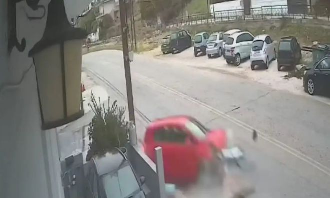 Σοβαρό τροχαίο με τρία αυτοκίνητα στην Κόρινθο – Βίντεο από τη στιγμή της σύγκρουσης