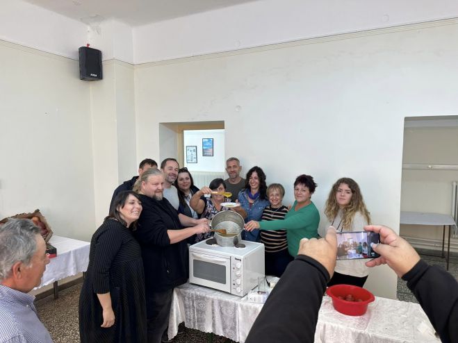 &Delta;ή&mu;&omicron;&sigmaf; &Tau;&rho;ί&pi;&omicron;&lambda;&eta;&sigmaf; | &Delta;&rho;ά&sigma;&eta; &mu;&epsilon; &epsilon;&pi;ί&kappa;&epsilon;&nu;&tau;&rho;&omicron; &tau;&omicron; &mu;ή&lambda;&omicron; &sigma;&tau;&omicron; &Kappa;&alpha;&mu;ά&rho;&iota; &Tau;&epsilon;&gamma;έ&alpha;&sigmaf; (vd)