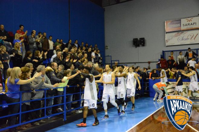 Με κόσμο ο Αρκαδικός στο Λαύριο - Που θα βρείτε εισιτήρια!