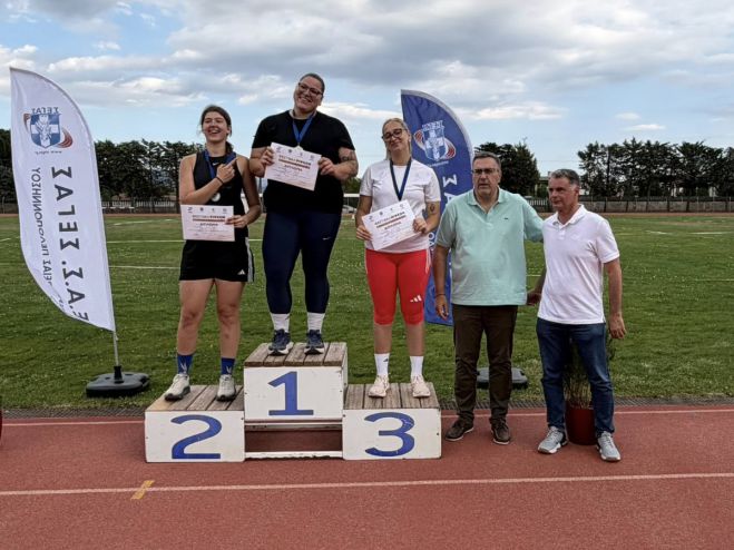 &Eta; &Pi;&epsilon;&rho;&iota;&phi;έ&rho;&epsilon;&iota;&alpha; &Pi;&epsilon;&lambda;&omicron;&pi;&omicron;&nu;&nu;ή&sigma;&omicron;&upsilon; &sigma;&upsilon;&nu;&delta;&iota;&omicron;&rho;&gamma;&alpha;&nu;ώ&tau;&rho;&iota;&alpha; &sigma;&tau;&omicron; &epsilon;&pi;&iota;&tau;&upsilon;&chi;&eta;&mu;έ&nu;&omicron; &Phi;&epsilon;&sigma;&tau;&iota;&beta;ά&lambda; &Rho;ί&psi;&epsilon;&omega;&nu; &laquo;&Mu;&alpha;&nu;ώ&lambda;&eta;&sigmaf; &Mu;&alpha;&nu;&omega;&lambda;ό&pi;&omicron;&upsilon;&lambda;&omicron;&sigmaf;&raquo; &sigma;&tau;&eta;&nu; &Tau;&rho;ί&pi;&omicron;&lambda;&eta;