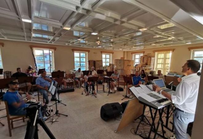 &Alpha;&gamma;&iota;&alpha;&sigma;&mu;ό&sigmaf; &gamma;&iota;&alpha; &tau;&eta; &nu;έ&alpha; &sigma;&chi;&omicron;&lambda;&iota;&kappa;ή &chi;&rho;&omicron;&nu;&iota;ά &sigma;&tau;&eta; &Phi;&iota;&lambda;&alpha;&rho;&mu;&omicron;&nu;&iota;&kappa;ή &tau;&omicron;&upsilon; &Delta;ή&mu;&omicron;&upsilon; &Tau;&rho;ί&pi;&omicron;&lambda;&eta;&sigmaf;