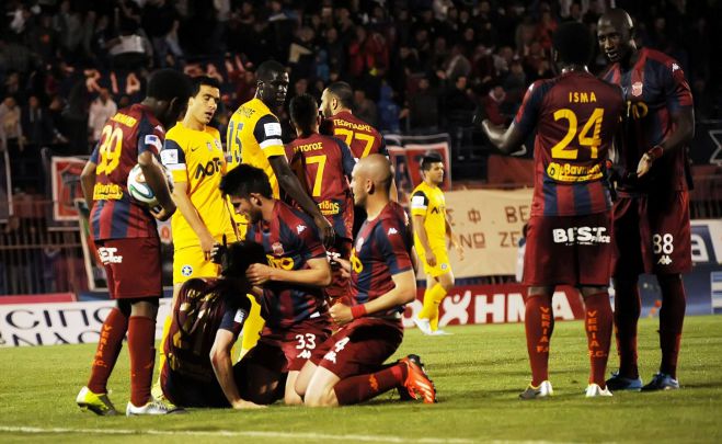 &Mu;&epsilon; ή&tau;&tau;&alpha; έ&kappa;&lambda;&epsilon;&iota;&sigma;&epsilon; &eta; &kappa;&alpha;&nu;&omicron;&nu;&iota;&kappa;ή &pi;&epsilon;&rho;ί&omicron;&delta;&omicron;&sigmaf; &tau;&eta;&sigmaf; Super League &gamma;&iota;&alpha; &tau;&omicron;&nu; &Alpha;&sigma;&tau;έ&rho;&alpha; (vd)
