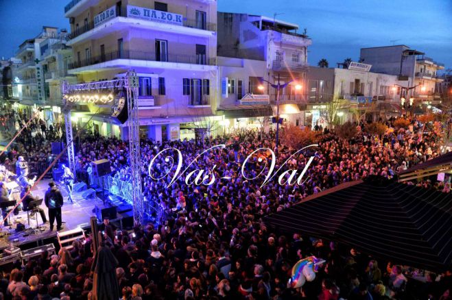Κόρινθος | To αδιαχώρητο για το Καρναβάλι Κορίνθου και τη συναυλία της Πέγκυς Ζήνα (εικόνες)