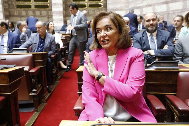 Μπακογιάννη στον ΣΚΑΪ: "Είναι καιρός να παρκαριστούν κάποια καλάμια στην κυβέρνηση"