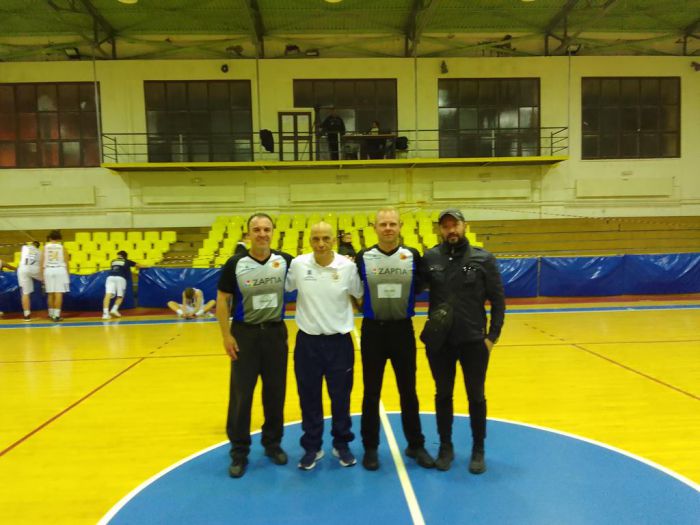 &Pi;&rho;&omega;&tau;ά&theta;&lambda;&eta;&mu;&alpha; &mu;&epsilon; &tau;&eta;&nu; &omicron;&mu;ά&delta;&alpha;&nbsp;&Alpha;&Pi;&Alpha;&Sigma; &Nu;ά&xi;&omicron;&upsilon; ''&Tau;&alpha; &Phi;&alpha;&nu;ά&rho;&iota;&alpha;'' &sigma;&tau;&omicron; &Pi;&alpha;&nu;&epsilon;&lambda;&lambda;ή&nu;&iota;&omicron; &Pi;&rho;&omega;&tau;ά&theta;&lambda;&eta;&mu;&alpha; &Epsilon;&phi;ή&beta;&omega;&nu; &gamma;&iota;&alpha; &tau;&omicron;&nu; &kappa;ό&omicron;&upsilon;&tau;&sigmaf; &Beta;&epsilon;&rho;&beta;&alpha;&iota;&nu;&iota;ώ&tau;&eta;!