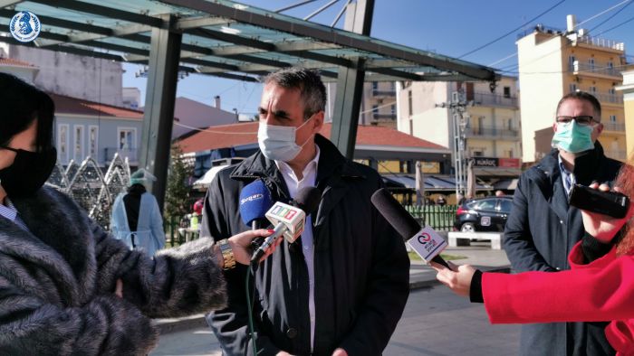 &Kappa;ώ&sigma;&tau;&alpha;&sigmaf; &Tau;&zeta;&iota;&omicron;ύ&mu;&eta;&sigmaf;: &laquo;Ά&rho;&iota;&sigma;&tau;&eta; &eta; &sigma;&upsilon;&nu;&epsilon;&rho;&gamma;&alpha;&sigma;ί&alpha; &Delta;ή&mu;&omicron;&upsilon; &Tau;&rho;ί&pi;&omicron;&lambda;&eta;&sigmaf; &kappa;&alpha;&iota; &Epsilon;&Omicron;&Delta;&Upsilon;&raquo; (vd)