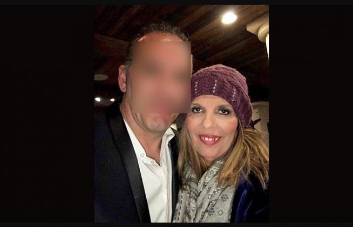 Ποιος λαϊκός τραγουδιστής από την Αρκαδία είναι δίπλα στη Στανίση; (vd)