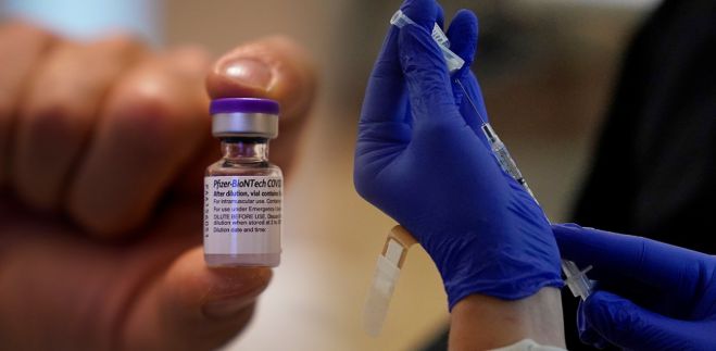 Εμβόλιο Pfizer | Έκανε αίτηση στον FDA για τρίτη δόση – Ποιους θα αφορά