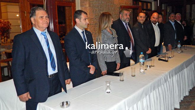 &Omicron; &sigma;&upsilon;&nu;&delta;&upsilon;&alpha;&sigma;&mu;ό&sigmaf; &tau;&eta;&sigmaf; &Epsilon;&lambda;&lambda;&eta;&nu;&iota;&kappa;ή&sigmaf; &Alpha;&upsilon;&gamma;ή&sigmaf; &sigma;&tau;&eta;&nu; &Pi;&epsilon;&lambda;&omicron;&pi;ό&nu;&nu;&eta;&sigma;&omicron; &mu;&epsilon; &upsilon;&pi;&omicron;&psi;&eta;&phi;ί&omicron; &Pi;&epsilon;&rho;&iota;&phi;&epsilon;&rho;&epsilon;&iota;ά&rho;&chi;&eta; &tau;&omicron;&nu; &Delta;. &Delta;&omicron;&lambda;&tau;&sigma;&iota;&nu;&iota;ά&delta;&eta; (vd)