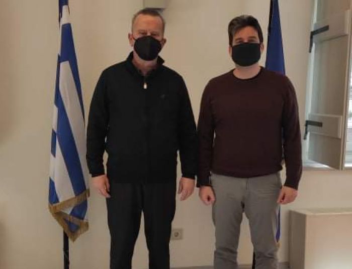 &Sigma;&tau;&omicron; &Delta;&eta;&mu;&alpha;&rho;&chi;&epsilon;ί&omicron; &Nu;ό&tau;&iota;&alpha;&sigmaf; &Kappa;&upsilon;&nu;&omicron;&upsilon;&rho;ί&alpha;&sigmaf; &omicron; &Alpha;&nu;&tau;&iota;&pi;&epsilon;&rho;&iota;&phi;&epsilon;&rho;&epsilon;&iota;ά&rho;&chi;&eta;&sigmaf; &Sigma;&kappa;&alpha;&nu;&tau;&zeta;ό&sigmaf;