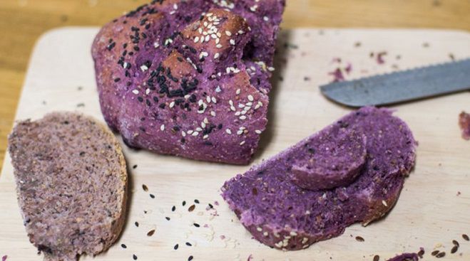 Γιατί το... μωβ ψωμί είναι το νέο superfood!