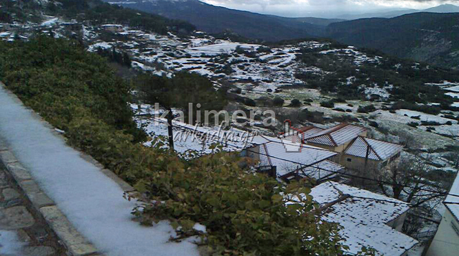 &Eta; &pi;&alpha;&nu;έ&mu;&omicron;&rho;&phi;&eta; &chi;&iota;&omicron;&nu;&iota;&sigma;&mu;έ&nu;&eta; &Delta;&eta;&mu;&eta;&tau;&sigma;ά&nu;&alpha; (&epsilon;&iota;&kappa;ό&nu;&epsilon;&sigmaf;)