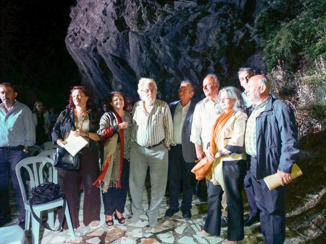 &Tau;&alpha; Ά&nu;&theta;&eta; &tau;&eta;&sigmaf; &Pi;έ&tau;&rho;&alpha;&sigmaf; &gamma;&iota;&alpha; &tau;&eta;&nu; &alpha;&pi;ώ&lambda;&epsilon;&iota;&alpha; &tau;&omicron;&upsilon; &Gamma;&iota;ώ&rho;&gamma;&omicron;&upsilon; &Mu;&iota;&chi;&alpha;&lambda;&alpha;&kappa;ό&pi;&omicron;&upsilon;&lambda;&omicron;&upsilon;