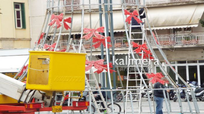 &Omicron;&iota; &kappa;&alpha;&mu;&pi;ά&nu;&epsilon;&sigmaf; &chi;&tau;&upsilon;&pi;&omicron;ύ&nu; ... Έ&rho;&chi;&epsilon;&tau;&alpha;&iota; &tau;&omicron; &Pi;ά&sigma;&chi;&alpha;! (&epsilon;&iota;&kappa;ό&nu;&epsilon;&sigmaf;)