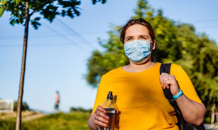 &Kappa;&omicron;&rho;&omicron;&nu;&omicron;ϊό&sigmaf; | &Tau;&iota; &alpha;&pi;&omicron;&tau;&epsilon;&lambda;&epsilon;&sigma;&mu;&alpha;&tau;&iota;&kappa;ό&tau;&eta;&tau;&alpha; έ&chi;&epsilon;&iota; &tau;&omicron; &epsilon;&mu;&beta;ό&lambda;&iota;&omicron; COVID-19 &alpha;&nu;ά&lambda;&omicron;&gamma;&alpha; &mu;&epsilon; &tau;&omicron; &sigma;&omega;&mu;&alpha;&tau;&iota;&kappa;ό &beta;ά&rho;&omicron;&sigmaf;