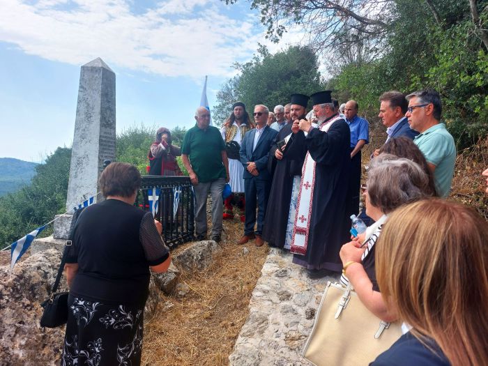 &Delta;&epsilon;&nu; &xi;&epsilon;&chi;&nu;&omicron;ύ&nu; &tau;&omicron;&nu; &Lambda;&iota;ά&kappa;&omicron; &Lambda;&iota;&alpha;&kappa;ό&pi;&omicron;&upsilon;&lambda;&omicron; (&Pi;&alpha;&lambda;&omicron;&upsilon;&mu;&pi;&iota;ώ&tau;&eta;) &pi;&omicron;&upsilon; έ&pi;&epsilon;&sigma;&epsilon; &eta;&rho;&omega;&iota;&kappa;ά &mu;&alpha;&chi;ό&mu;&epsilon;&nu;&omicron;&sigmaf; &sigma;&tau;&eta;&nu; &pi;&omicron;&lambda;&iota;&omicron;&rho;&kappa;ί&alpha; &tau;&omicron;&upsilon; &Kappa;ά&sigma;&tau;&rho;&omicron;&upsilon; &tau;&eta;&sigmaf; &Kappa;&alpha;&rho;ύ&tau;&alpha;&iota;&nu;&alpha;&sigmaf; (&epsilon;&iota;&kappa;ό&nu;&epsilon;&sigmaf;)