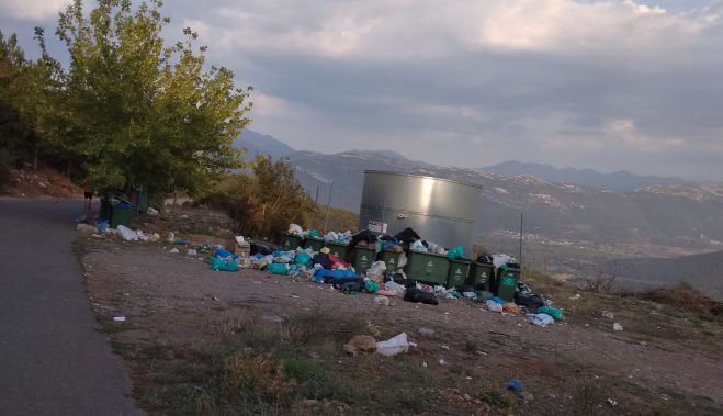 Διαμαρτυρία για τα σκουπίδια στο χωριό Πράσινο Γορτυνίας