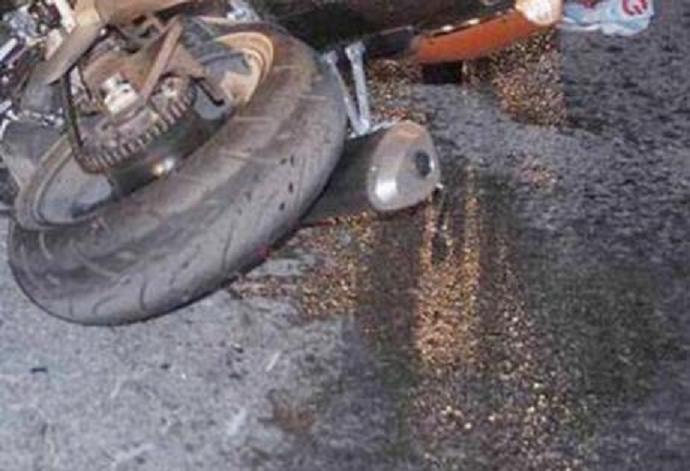 &Sigma;&omicron;&beta;&alpha;&rho;ό &tau;&rho;&omicron;&chi;&alpha;ί&omicron; &mu;&epsilon; &mu;&eta;&chi;&alpha;&nu;ά&kappa;&iota; &sigma;&tau;&eta;&nu; &Tau;&rho;ί&pi;&omicron;&lambda;&eta; &ndash; &Nu;&epsilon;&kappa;&rho;ό&sigmaf; 19&chi;&rho;&omicron;&nu;&omicron;&sigmaf;...