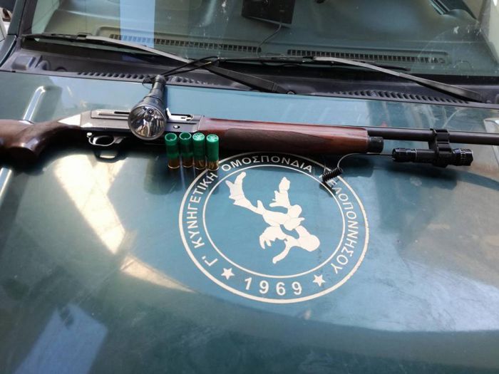 &Tau;&rho;ί&alpha; ά&tau;&omicron;&mu;&alpha; &sigma;&tau;&eta;&nu; &alpha;&sigma;&tau;&upsilon;&nu;&omicron;&mu;ί&alpha; &gamma;&iota;&alpha; &pi;&alpha;&rho;ά&nu;&omicron;&mu;&omicron; &kappa;&upsilon;&nu;ή&gamma;&iota; &sigma;&tau;&omicron; &Mu;&alpha;&kappa;&rho;ύ&sigma;&iota; &Mu;&epsilon;&gamma;&alpha;&lambda;ό&pi;&omicron;&lambda;&eta;&sigmaf;