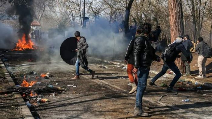 Έ&beta;&rho;&omicron;&sigmaf; | (&nu;έ&alpha;) &Epsilon;&pi;&epsilon;&iota;&sigma;ό&delta;&iota;&alpha; &alpha;&pi;ό &mu;&epsilon;&tau;&alpha;&nu;ά&sigma;&tau;&epsilon;&sigmaf;- &Alpha;&pi;&omicron;&rho;&rho;ί&pi;&tau;&omicron;&upsilon;&nu; &pi;έ&tau;&rho;&epsilon;&sigmaf; &kappa;&alpha;&iota; &pi;&upsilon;&rho;&alpha;&kappa;&tau;&omega;&mu;έ&nu;&alpha; &kappa;&alpha;&delta;&rho;ό&nu;&iota;&alpha; &sigma;&tau;&omicron;&upsilon;&sigmaf; &Alpha;&sigma;&tau;&upsilon;&nu;&omicron;&mu;&iota;&kappa;&omicron;ύ&sigmaf;