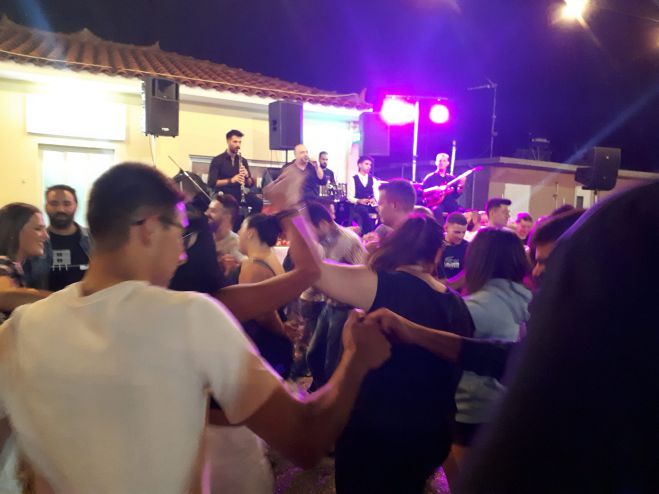 &Mu;&epsilon;&gamma;ά&lambda;&omicron; &gamma;&lambda;έ&nu;&tau;&iota; &sigma;&tau;&omicron; &pi;&alpha;&nu;&eta;&gamma;ύ&rho;&iota; &tau;&eta;&sigmaf; &Lambda;ί&mu;&nu;&eta;&sigmaf; &mu;&epsilon; &Kappa;&alpha;&tau;&sigma;ί&gamma;&iota;&alpha;&nu;&nu;&eta; &kappa;&alpha;&iota; &Mu;&omicron;&upsilon;&gamma;&kappa;&omicron;&pi;έ&tau;&rho;&omicron;! (vd)