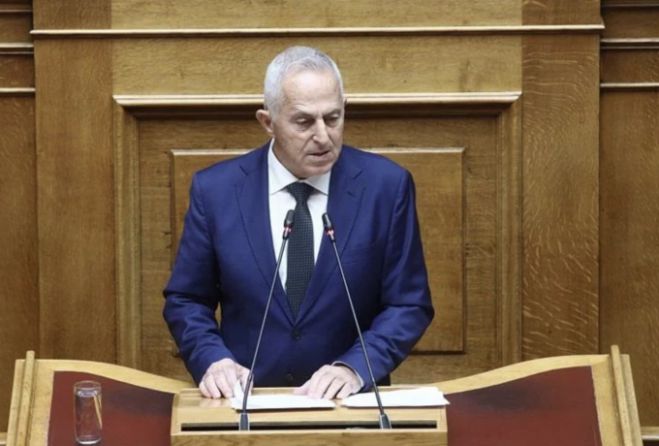 "&Beta;ό&mu;&beta;&alpha;" &alpha;&pi;ό &tau;&omicron;&nu; &Alpha;&pi;&omicron;&sigma;&tau;&omicron;&lambda;ά&kappa;&eta; &tau;&omicron;&upsilon; &Sigma;&Upsilon;&Rho;&Iota;&Zeta;&Alpha;: "&Xi;έ&rho;&epsilon;&tau;&epsilon; &kappa;&alpha;&nu;έ&nu;&alpha; &kappa;ό&mu;&mu;&alpha; &pi;&omicron;&upsilon; &nu;&alpha; &mu;&eta;&nu; έ&chi;&epsilon;&iota; &mu;&alpha;ύ&rho;&alpha;;"