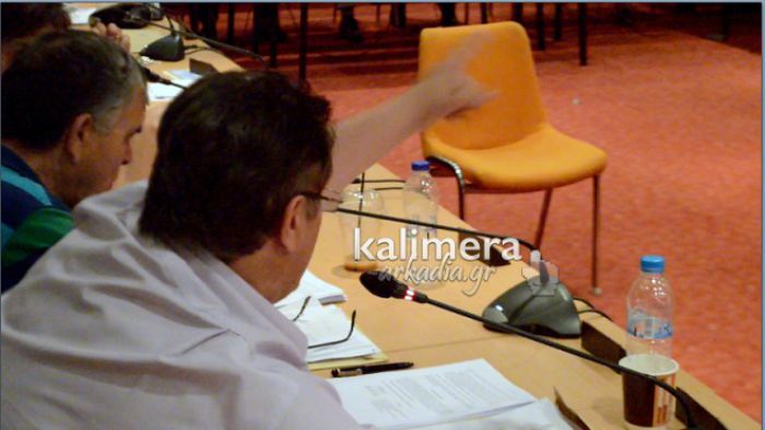 &Kappa;&alpha;&rho;&alpha;&lambda;ή&sigmaf; &sigma;&tau;&omicron; &Delta;&eta;&mu;&omicron;&tau;&iota;&kappa;ό &Sigma;&upsilon;&mu;&beta;&omicron;ύ&lambda;&iota;&omicron;: &laquo;&Phi;&tau;&alpha;ί&omega; &epsilon;&gamma;ώ &omicron; &mu;@@@ &pi;&omicron;&upsilon; έ&phi;&epsilon;&rho;&alpha; &tau;&omicron; &theta;έ&mu;&alpha;&raquo;! (vd)