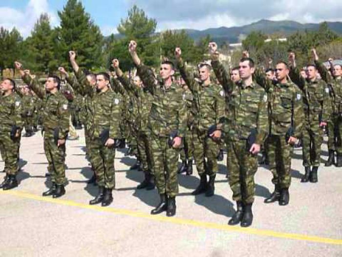 Να παραμείνει ανοιχτό το στρατόπεδο στην Καλαμάτα ζητά η Περιφέρεια