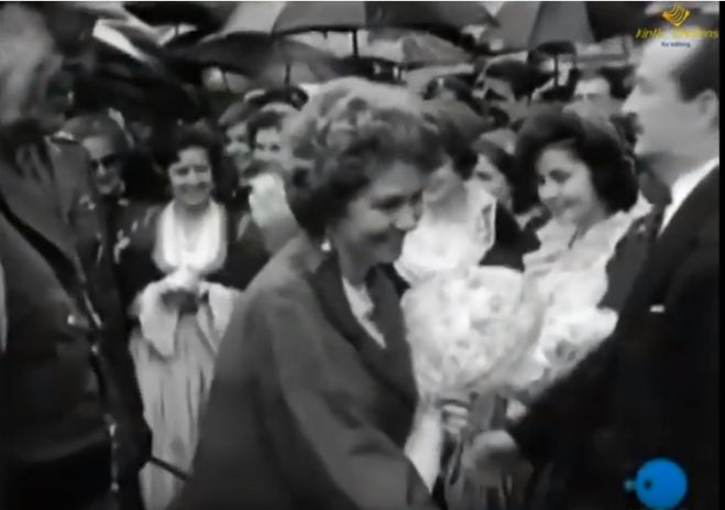 1963 | &Eta; &epsilon;&pi;ί&sigma;&kappa;&epsilon;&psi;&eta; &tau;&eta;&sigmaf; &Beta;&alpha;&sigma;&iota;&lambda;&iota;&kappa;ή&sigmaf; &Omicron;&iota;&kappa;&omicron;&gamma;έ&nu;&epsilon;&iota;&alpha;&sigmaf; &sigma;&tau;&eta;&nu; &Tau;&rho;ί&pi;&omicron;&lambda;&eta;! (vd)