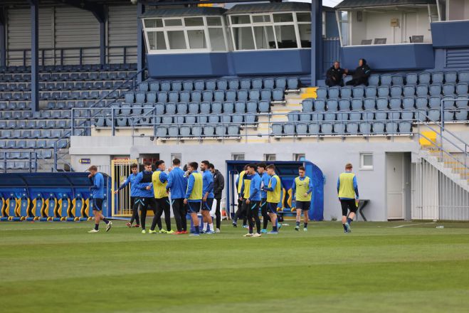 &Eta; &Epsilon;&theta;&nu;&iota;&kappa;ή &Epsilon;&lambda;&pi;ί&delta;&omega;&nu; &sigma;&tau;&eta;&nu; &Tau;&rho;ί&pi;&omicron;&lambda;&eta;! (&epsilon;&iota;&kappa;ό&nu;&epsilon;&sigmaf;)