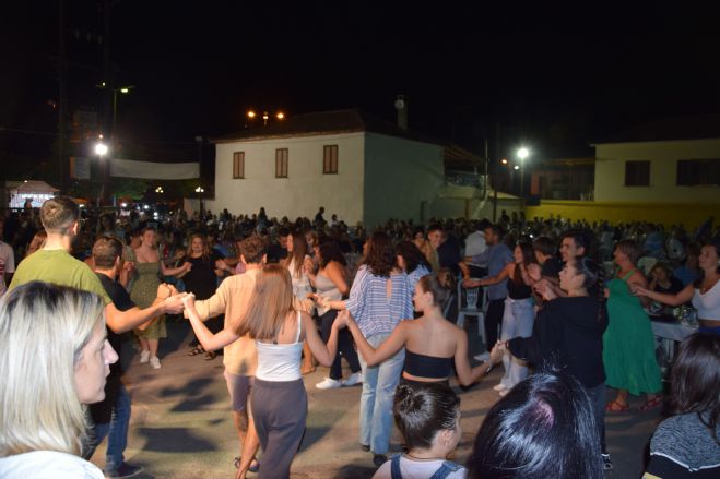 &Mu;&epsilon;&gamma;ά&lambda;&omicron; &gamma;&lambda;έ&nu;&tau;&iota; &gamma;&iota;&alpha; &tau;&eta; &gamma;&iota;&omicron;&rho;&tau;ή &kappa;&rho;&alpha;&sigma;&iota;&omicron;ύ &sigma;&tau;&omicron; &Zeta;&epsilon;&upsilon;&gamma;&omicron;&lambda;&alpha;&tau;&iota;ό - &Sigma;&tau;&omicron; &epsilon;&pi;ί&kappa;&epsilon;&nu;&tau;&rho;&omicron; &tau;&omicron; &mu;&omicron;&sigma;&chi;&omicron;&phi;ί&lambda;&epsilon;&rho;&omicron;! (&epsilon;&iota;&kappa;ό&nu;&epsilon;&sigmaf; - &beta;ί&nu;&tau;&epsilon;&omicron;)