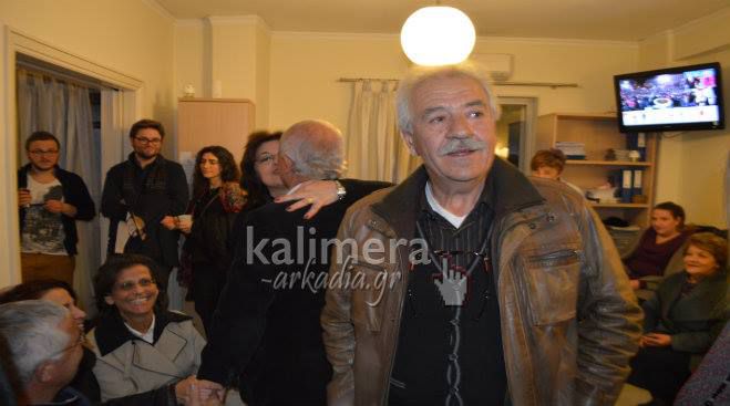Οι πρώτες εικόνες από τους πανηγυρισμούς στο γραφείο του Βλάση (εικόνες)