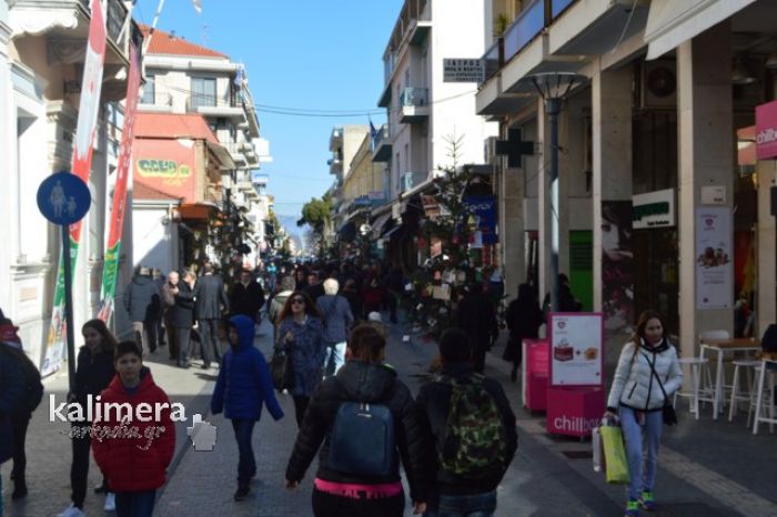 Παραμονή Χριστουγέννων και ... «πλημμύρισε» από κόσμο όλη η Τρίπολη! (εικόνες)