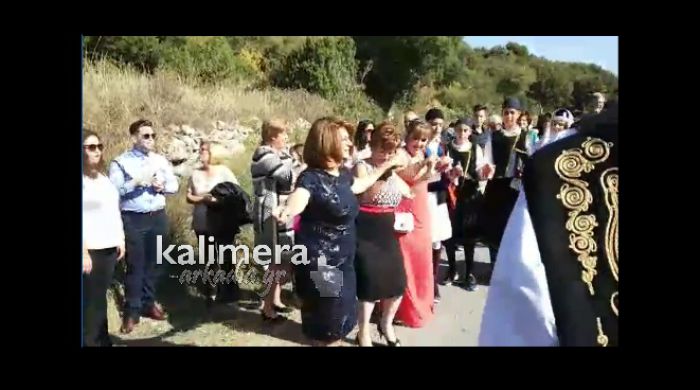 &Omicron; &chi;&omicron;&rho;ό&sigmaf; &tau;&eta;&sigmaf; &mu;&eta;&tau;έ&rho;&alpha;&sigmaf; &tau;&eta;&sigmaf; &Mu;&alpha;&rho;ί&alpha;&sigmaf; &Mu;&epsilon;&nu;&omicron;ύ&nu;&omicron;&sigmaf; &sigma;&tau;&omicron; &chi;&omega;&rho;&iota;ό Ά&kappa;&omicron;&beta;&omicron;&sigmaf;! (vd)