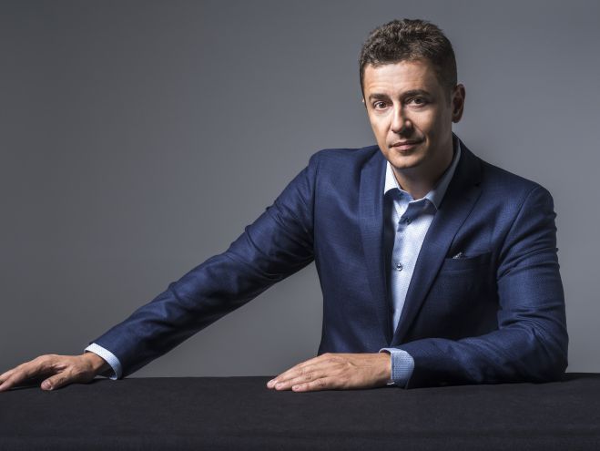 &laquo;&Alpha;&upsilon;&tau;&omicron;&psi;ί&alpha;&raquo; | &Pi;&rho;&epsilon;&mu;&iota;έ&rho;&alpha; &gamma;&iota;&alpha; &tau;&omicron;&nu; &Alpha;&nu;&tau;ώ&nu;&eta; &Sigma;&rho;ό&iota;&tau;&epsilon;&rho; &mu;&epsilon; έ&nu;&alpha; &sigma;&upsilon;&gamma;&kappa;&lambda;&omicron;&nu;&iota;&sigma;&tau;&iota;&kappa;ό &omicron;&delta;&omicron;&iota;&pi;&omicron;&rho;&iota;&kappa;ό &sigma;&tau;&iota;&sigmaf; &phi;&upsilon;&lambda;&alpha;&kappa;έ&sigmaf; &Tau;&rho;ί&pi;&omicron;&lambda;&eta;&sigmaf;