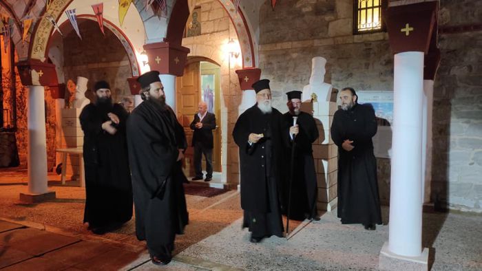 &Epsilon;&sigma;&pi;&epsilon;&rho;&iota;&nu;ό&sigmaf; &gamma;&iota;&alpha; &tau;&eta; &gamma;&iota;&omicron;&rho;&tau;ή &tau;&omicron;&upsilon; &Alpha;&gamma;ί&omicron;&upsilon; &Chi;&alpha;&rho;&alpha;&lambda;ά&mu;&pi;&omicron;&upsilon;&sigmaf; &sigma;&tau;&omicron; &chi;&omega;&rho;&iota;ό &Pi;ά&pi;&alpha;&rho;&iota; &Mu;&alpha;&nu;&tau;&iota;&nu;&epsilon;ί&alpha;&sigmaf; (&epsilon;&iota;&kappa;ό&nu;&epsilon;&sigmaf;)