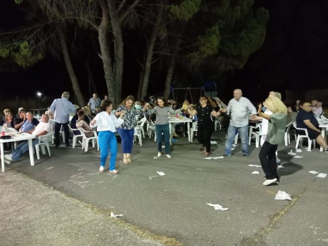 &Tau;&omicron; &Alpha;&nu;&tau;ά&mu;&omega;&mu;&alpha; &sigma;&tau;&eta; &Zeta;ώ&nu;&eta; &Mu;&epsilon;&gamma;&alpha;&lambda;ό&pi;&omicron;&lambda;&eta;&sigmaf; (&epsilon;&iota;&kappa;ό&nu;&epsilon;&sigmaf;)