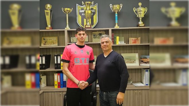 &Sigma;&tau;&omicron;&nu; &Pi;&alpha;&nu;&theta;&upsilon;&rho;&epsilon;&alpha;&tau;&iota;&kappa;ό &omicron; &upsilon;&psi;&eta;&lambda;ό&sigma;&omega;&mu;&omicron;&sigmaf; &pi;&omicron;&rho;&tau;&iota;έ&rho;&omicron; &Delta;&eta;&mu;ή&tau;&rho;&eta;&sigmaf; &Beta;&alpha;&kappa;&rho;ά&sigmaf;