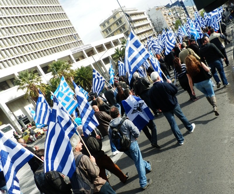 Πορεία με αίτημα την άμεση αποφυλάκιση για Μιχαλολιάκο, Παππά και Λαγό από τη Χρυσή Αυγή (vd)