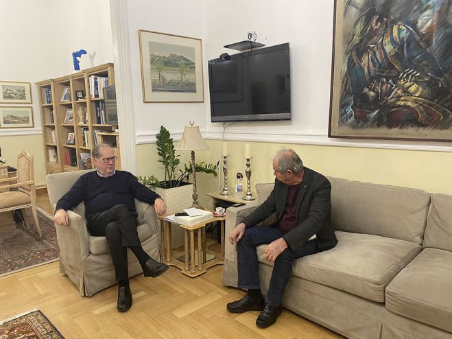 Περιφέρεια | Προσφορά με 150 κιλά ρύζι - Θα διατεθεί στην Εκκλησία και στους σεισμοπαθείς