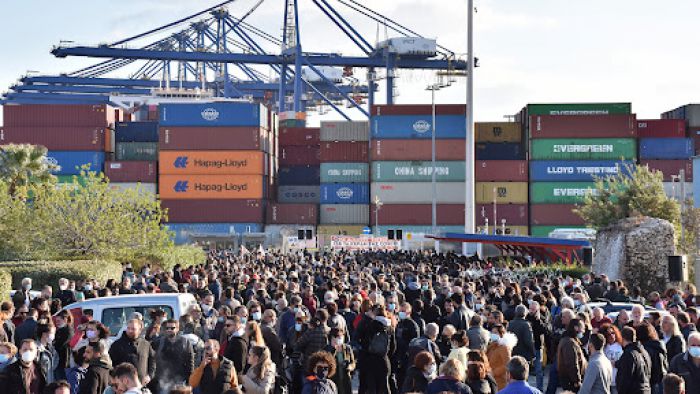 &Alpha;&lambda;&lambda;&eta;&lambda;&epsilon;&gamma;&gamma;ύ&eta; &alpha;&pi;ό &tau;&eta;&nu; &Mu;&epsilon;&gamma;&alpha;&lambda;ό&pi;&omicron;&lambda;&eta; "&sigma;&tau;&omicron;&nu; &delta;ί&kappa;&alpha;&iota;&omicron; &alpha;&gamma;ώ&nu;&alpha; &tau;&omega;&nu; &alpha;&pi;&epsilon;&rho;&gamma;ώ&nu; &epsilon;&rho;&gamma;&alpha;&zeta;&omicron;&mu;έ&nu;&omega;&nu; &tau;&eta;&sigmaf; Cosco"