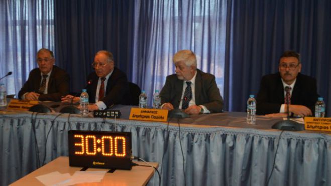 &Delta;&eta;&mu;&omicron;&tau;&iota;&kappa;ό &Sigma;&upsilon;&mu;&beta;&omicron;ύ&lambda;&iota;&omicron; &tau;&omicron; &alpha;&pi;ό&gamma;&epsilon;&upsilon;&mu;&alpha; &sigma;&tau;&eta;&nu; &Tau;&rho;ί&pi;&omicron;&lambda;&eta;