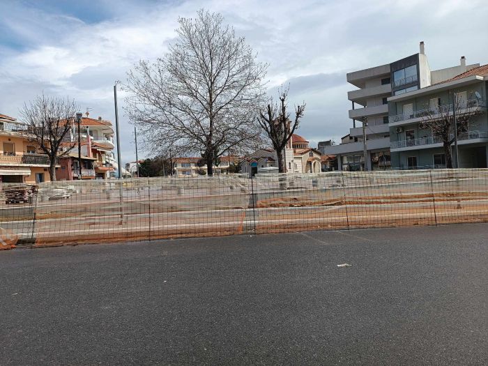 Τζιούμης: "Μέχρι τις αρχές Μαίου θα έχουν ολοκληρωθεί τα έργα στις πλατείας Μπασιάκου και Αγίας Βαρβάρας"