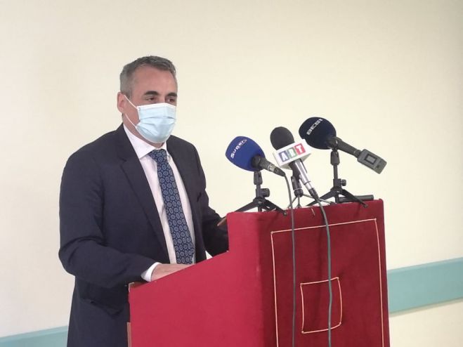 &Kappa;ώ&sigma;&tau;&alpha;&sigmaf; &Tau;&zeta;&iota;&omicron;ύ&mu;&eta;&sigmaf;: &laquo;&Tau;&omicron; &Pi;&alpha;&nu;&alpha;&rho;&kappa;&alpha;&delta;&iota;&kappa;ό &Nu;&omicron;&sigma;&omicron;&kappa;&omicron;&mu;&epsilon;ί&omicron; &epsilon;ί&nu;&alpha;&iota;, &delta;&iota;&alpha;&chi;&rho;&omicron;&nu;&iota;&kappa;ά, &tau;&omicron; &kappa;&alpha;&mu;ά&rho;&iota; &kappa;&alpha;&iota; &tau;&omicron; &kappa;&alpha;ύ&chi;&eta;&mu;&alpha; ό&lambda;&omega;&nu; &tau;&omega;&nu; &Alpha;&rho;&kappa;ά&delta;&omega;&nu;&raquo; (vd)