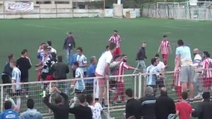 Ποδόσφαιρο: Τρελό ξύλο σε ερασιτεχνικό ματς (vd)