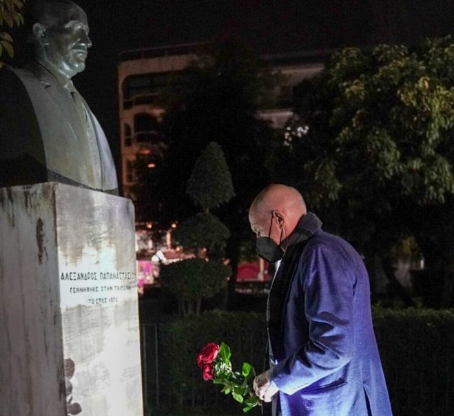 &Lambda;&omicron;&upsilon;&lambda;&omicron;ύ&delta;&iota;&alpha; &sigma;&tau;&eta;&nu; &pi;&rho;&omicron;&tau;&omicron;&mu;ή &tau;&omicron;&upsilon; &Alpha;&lambda;έ&xi;&alpha;&nu;&delta;&rho;&omicron;&upsilon; &Pi;&alpha;&pi;&alpha;&nu;&alpha;&sigma;&tau;&alpha;&sigma;ί&omicron;&upsilon; ά&phi;&eta;&sigma;&epsilon; &omicron; &Gamma;&iota;ώ&rho;&gamma;&omicron;&sigmaf; &Pi;&alpha;&pi;&alpha;&nu;&delta;&rho;έ&omicron;&upsilon; &sigma;&tau;&eta;&nu; &Tau;&rho;ί&pi;&omicron;&lambda;&eta;