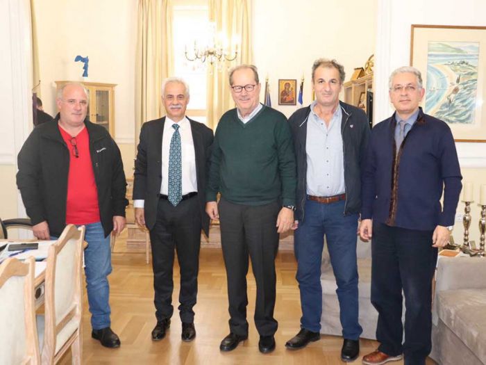 &Sigma;&tau;&omicron; &gamma;&rho;&alpha;&phi;&epsilon;ί&omicron; &tau;&omicron;&upsilon; &pi;&epsilon;&rho;&iota;&phi;&epsilon;&rho;&epsilon;&iota;ά&rho;&chi;&eta; &omicron;&iota; &epsilon;&kappa;&pi;&rho;ό&sigma;&omega;&pi;&omicron;&iota; &epsilon;&rho;&gamma;&alpha;&zeta;&omicron;&mu;έ&nu;&omega;&nu; &tau;&eta;&sigmaf; &Alpha;&pi;&omicron;&kappa;&epsilon;&nu;&tau;&rho;&omega;&mu;έ&nu;&eta;&sigmaf;