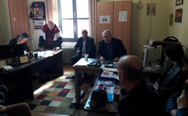 &Tau;&rho;ί&pi;&omicron;&lambda;&eta; | &Tau;&alpha; &alpha;&iota;&tau;ή&mu;&alpha;&tau;&alpha; &tau;&omega;&nu; &alpha;&tau;ό&mu;&omega;&nu; &mu;&epsilon; &epsilon;&iota;&delta;&iota;&kappa;έ&sigmaf; &alpha;&nu;ά&gamma;&kappa;&epsilon;&sigmaf; ά&kappa;&omicron;&upsilon;&sigma;&epsilon; &omicron; &Pi;&alpha;&pi;&alpha;&eta;&lambda;&iota;&omicron;ύ