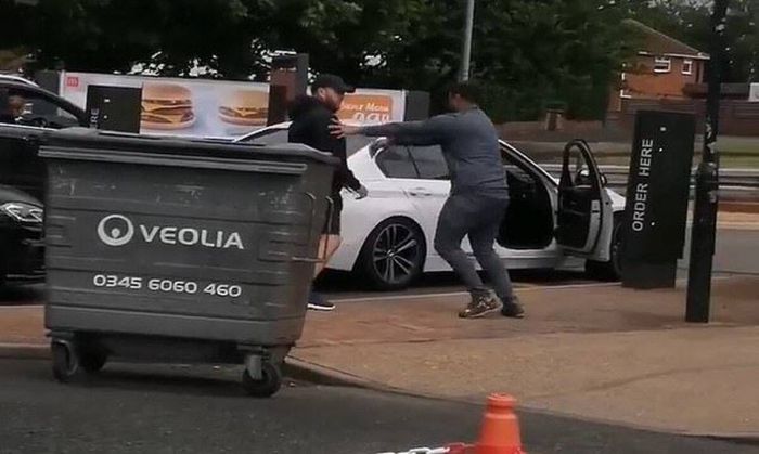 &Alpha;&pi;ί&sigma;&tau;&epsilon;&upsilon;&tau;&omicron; &xi;ύ&lambda;&omicron; έ&xi;&omega; &alpha;&pi;ό &phi;&alpha;&sigma;&tau;&phi;&omicron;&upsilon;&nu;&tau;ά&delta;&iota;&kappa;&omicron; - &Delta;&epsilon;&nu; &phi;&alpha;&nu;&tau;ά&zeta;&epsilon;&sigma;&tau;&epsilon; &gamma;&iota;&alpha;&tau;ί! (vd)